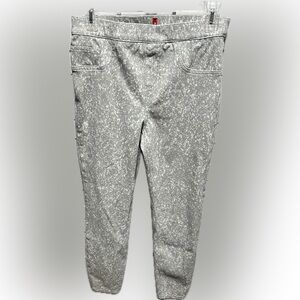 Spanx Women's Gray and white jeans